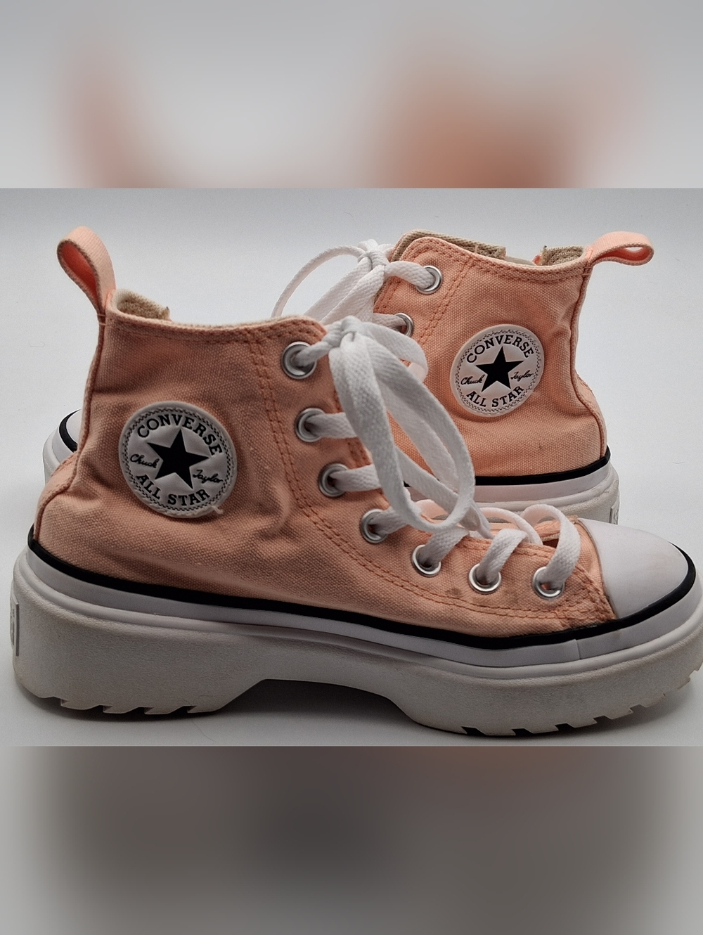 Converse Chuck Taylor All Star Lugg Lift Hi Sneakers. Cheeky Coral. Size 3 Youth